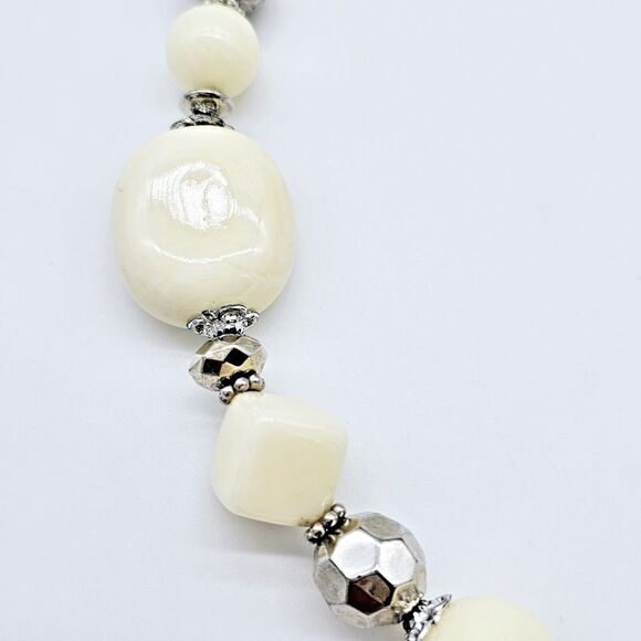 Chunky Statement Necklace Glass Ivory Tone Marbled Silver Accent Rose Bead Facet - Picture 3 of 9
